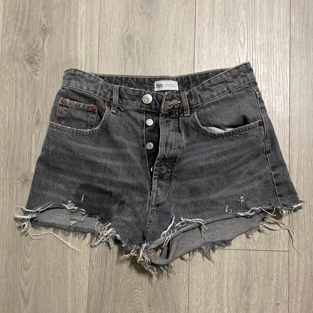 *FLASH DROP* Three zara shorts bundle